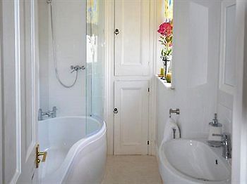 Longworth Villa Cheltenham Extérieur photo